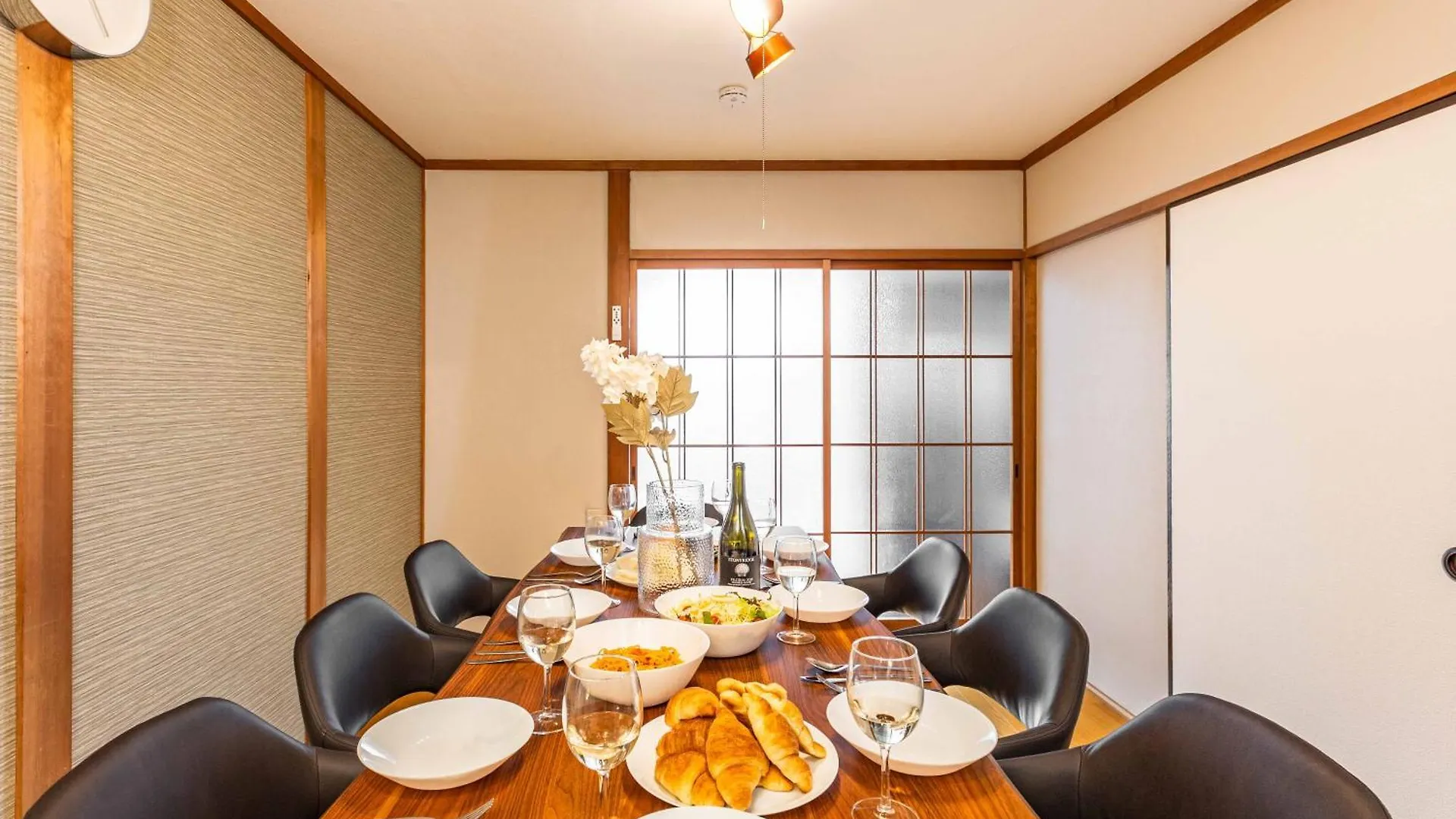 Bianco Apartment Osaka