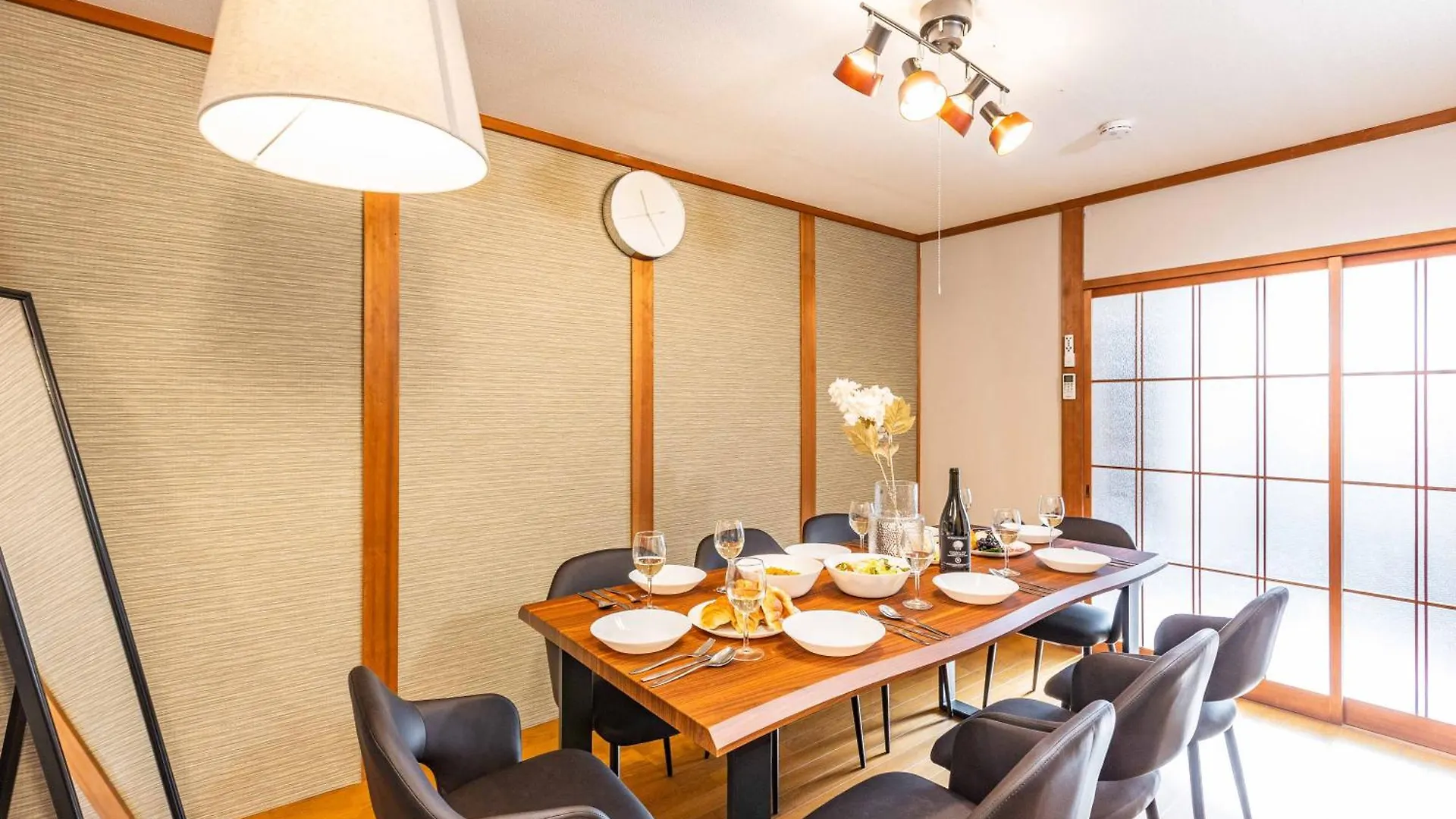 Bianco Apartment Osaka