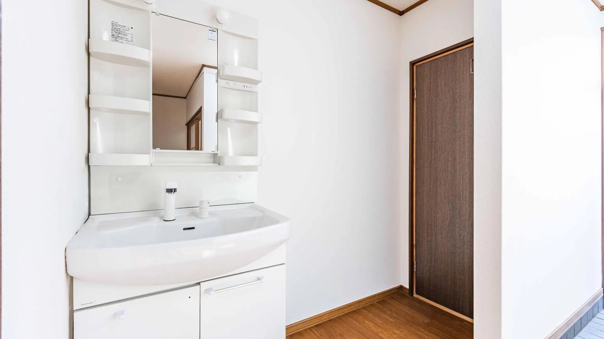 Bianco Apartment Osaka